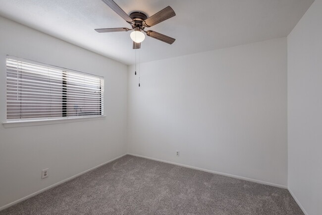 Building Photo - 6967 Sunset Village Dr