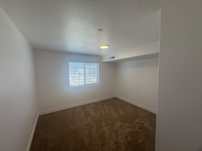 Building Photo - 2028 Sawmill Blvd