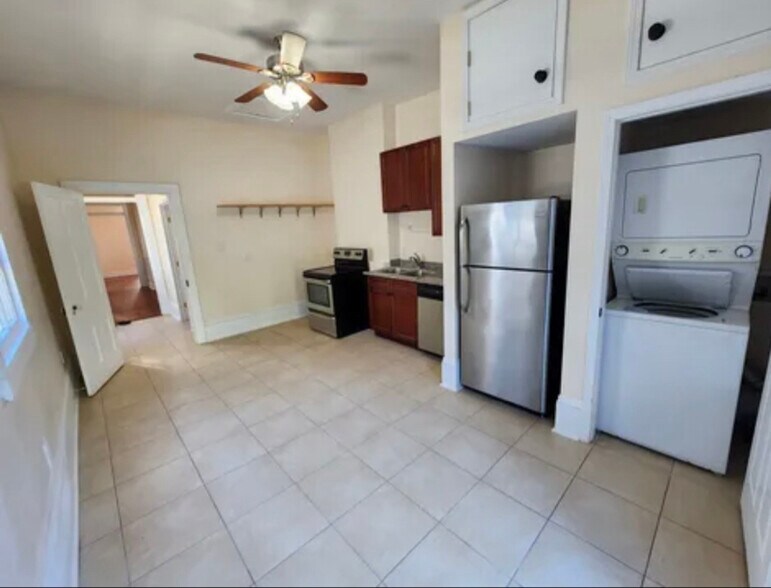 Building Photo - 2921 Annunciation St