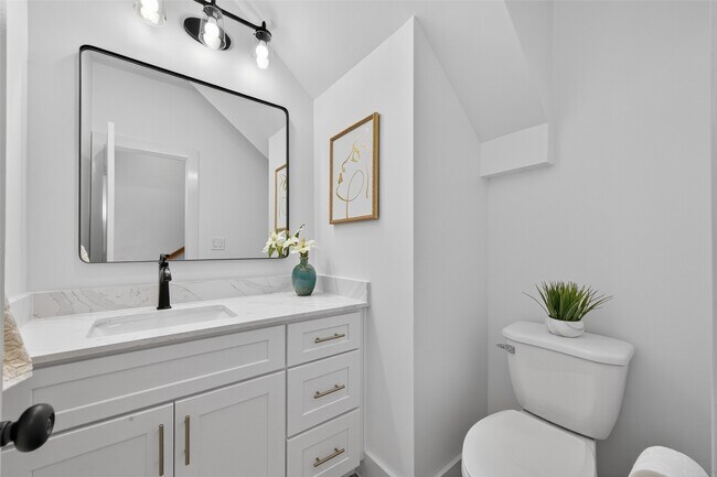 Building Photo - 5027 Willow Glen Dr