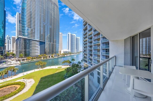 Building Photo - 475 Brickell Ave