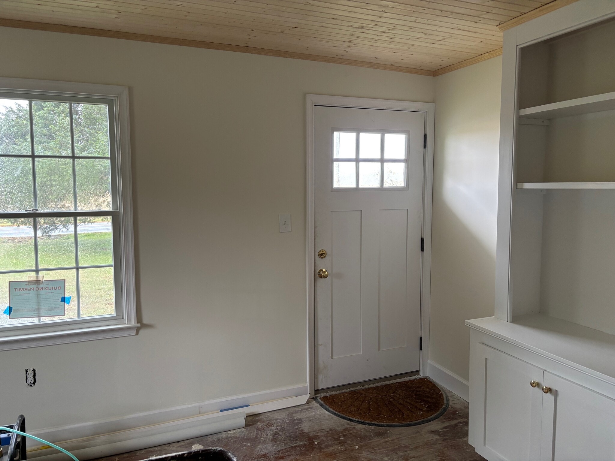 liv rm - 7121 Quaker Neck Rd
