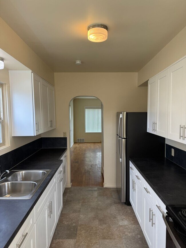 Building Photo - 12wash01