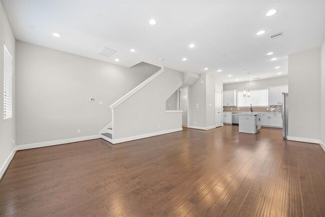 Building Photo - 1136 Wycliffe Dr