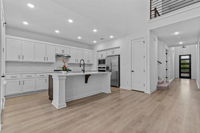 Building Photo - 547 Billowing Way