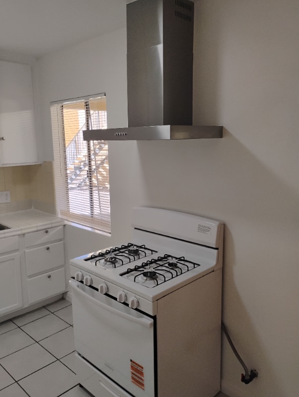 Building Photo - 14129 Vanowen St