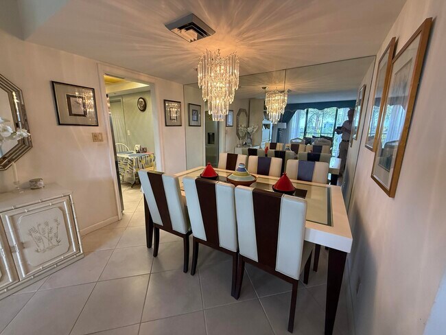 Building Photo - 7738 Lakeside Blvd