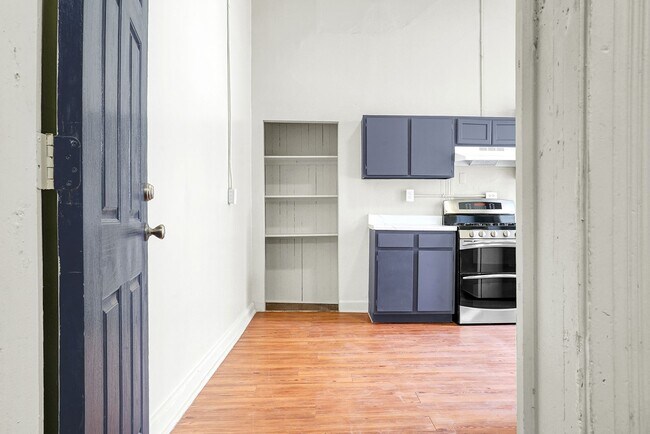 Building Photo - Central 1 Bedroom 1 Bath