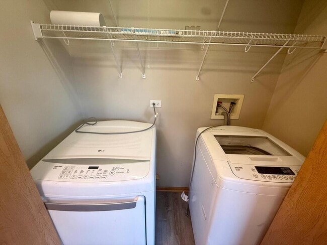 Building Photo - 2477 Smithfield Ct