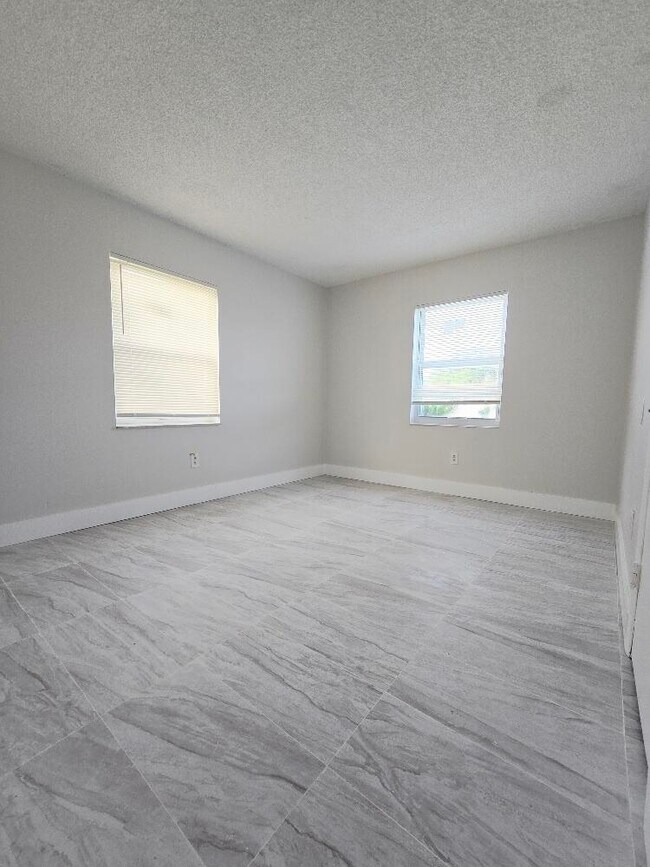 Building Photo - 4760 Lehto Ln