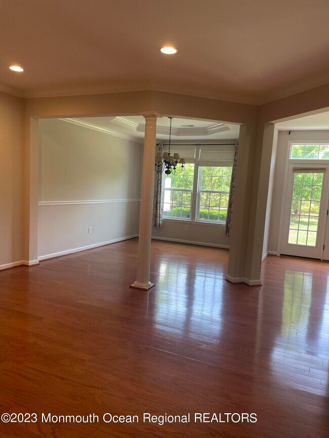 Building Photo - 31 Oak Leaf Ln