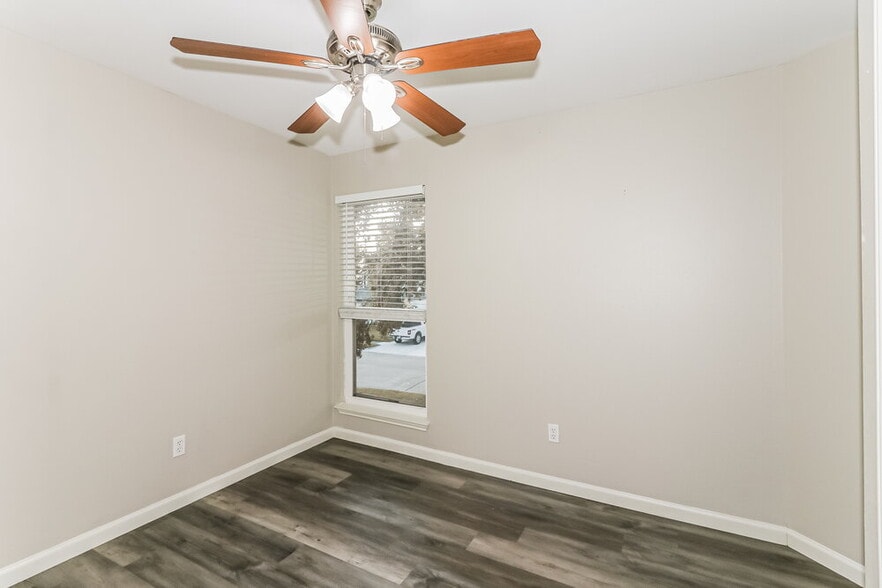 Building Photo - 10842 Riana Dr