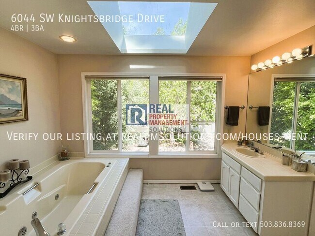 Building Photo - 6044 SW Knightsbridge Dr