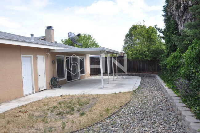 Building Photo - 6568 Flanders Dr