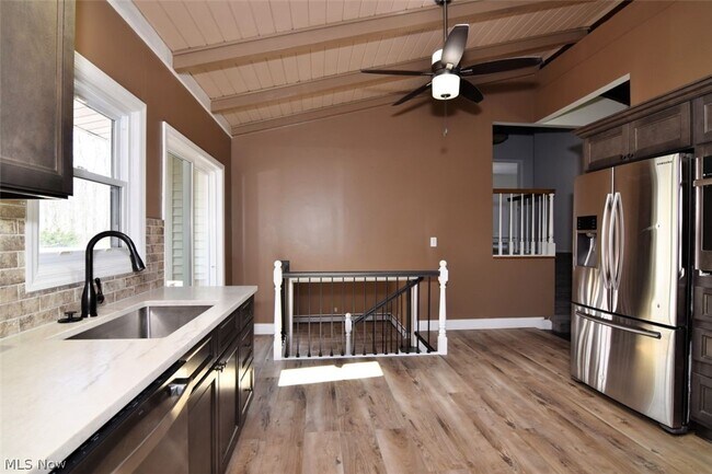 Building Photo - 381 Hickory Hill Rd