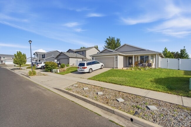 Building Photo - 9623 Nick Ave