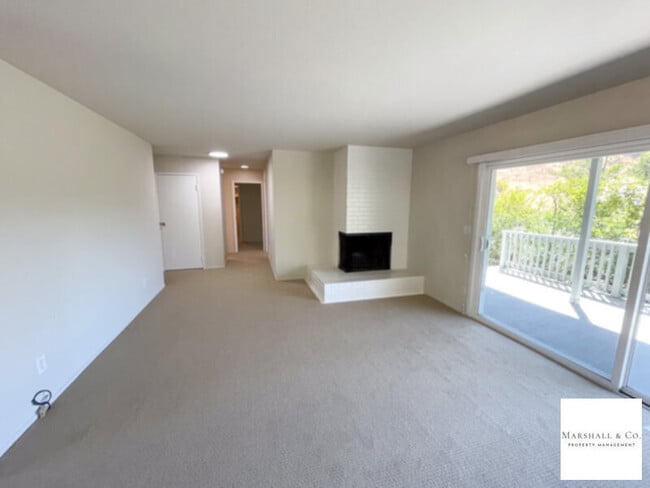 Building Photo - 2BR/2BA IN SUN VALLEY SPACIOUS, PRVT PATIO...