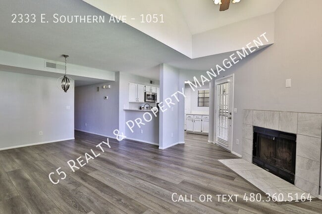 Building Photo - Adorable 2 Bed/2 Bath Tempe Townhouse