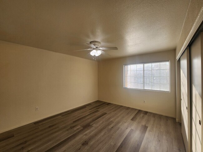 Building Photo - Great Location in Green Valley