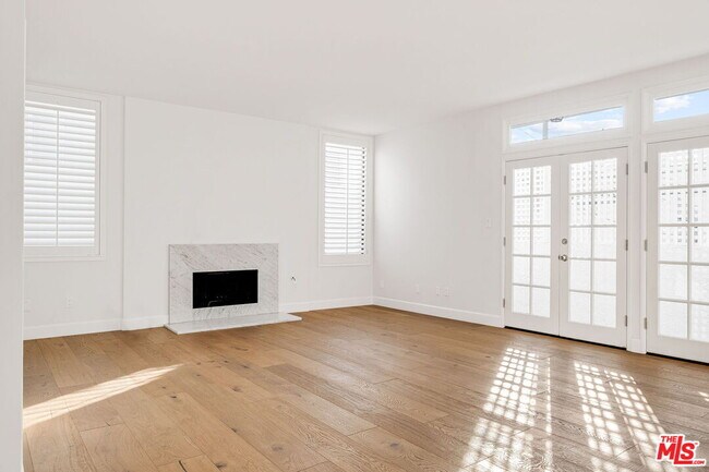 Building Photo - 11845 Mayfield Ave