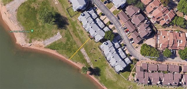 Building Photo - 402 Oakbrook Dr