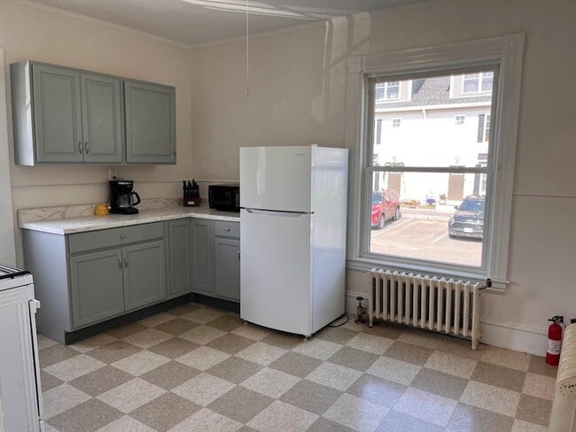 Building Photo - 408 Porter St