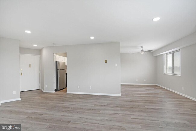 Building Photo - 5340 Holmes Run Pkwy