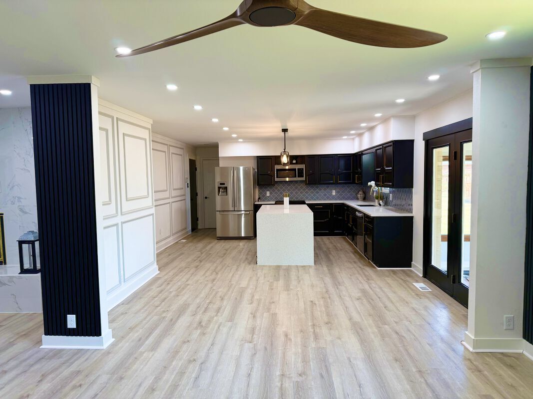 Building Photo - 303 S Promenade Blvd