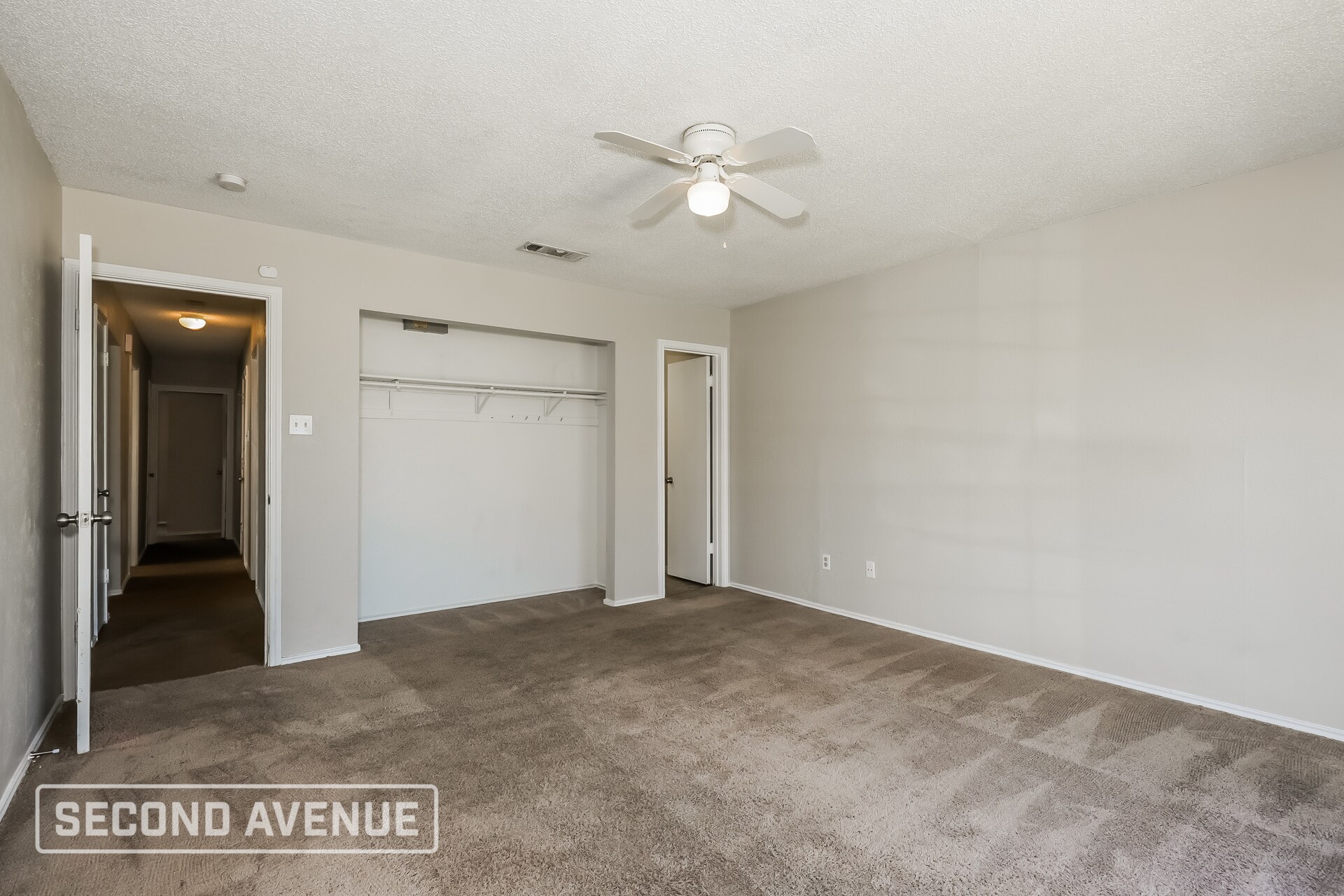 Building Photo - 1937 Red Cloud Dr