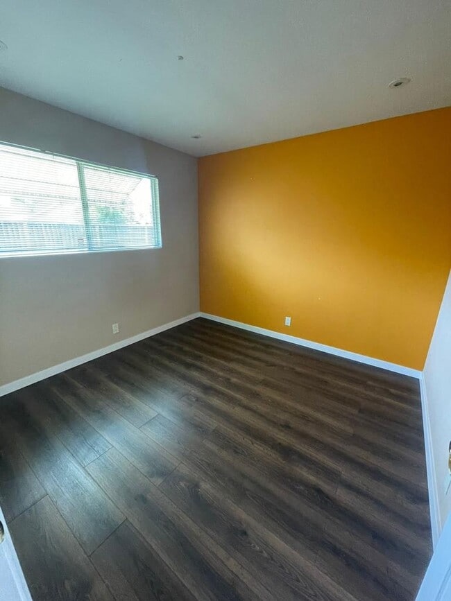 Building Photo - 1877 Camacho Way