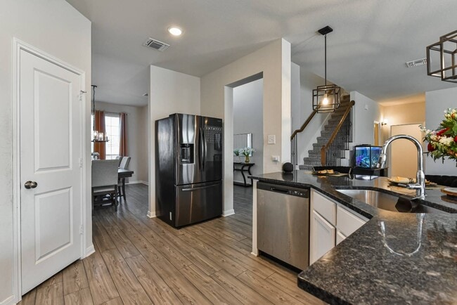 Building Photo - 6306 Golden Gate Dr