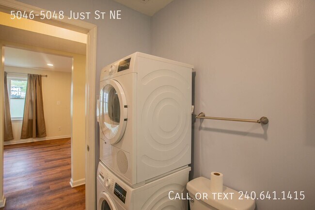 Building Photo - 5046-5048 Just St NE-