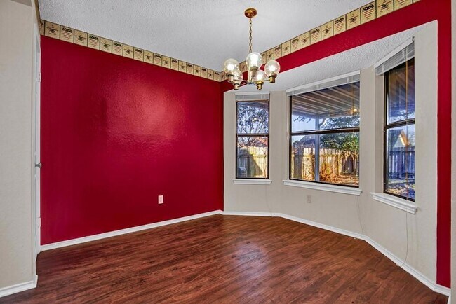 Building Photo - 1101 Cresswell Dr