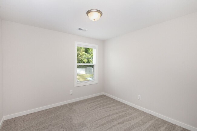 Building Photo - 3 bed 2.5 bath home in Gastonia