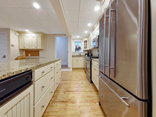 Building Photo - 111 Shore Dr