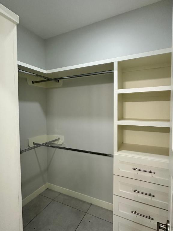 Building Photo - 1822 Sunset Dr