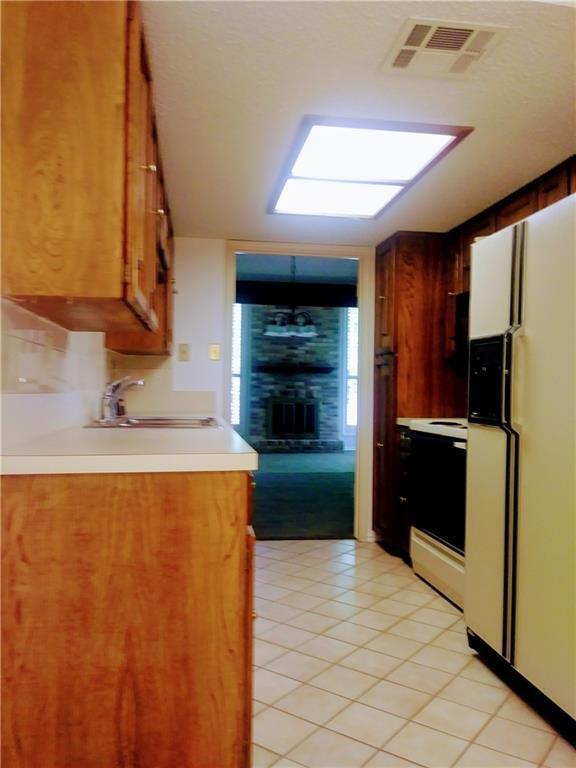 Building Photo - 8226 Summer Side Dr