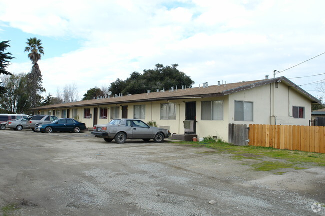 Primary Photo - 431 Hyland Dr