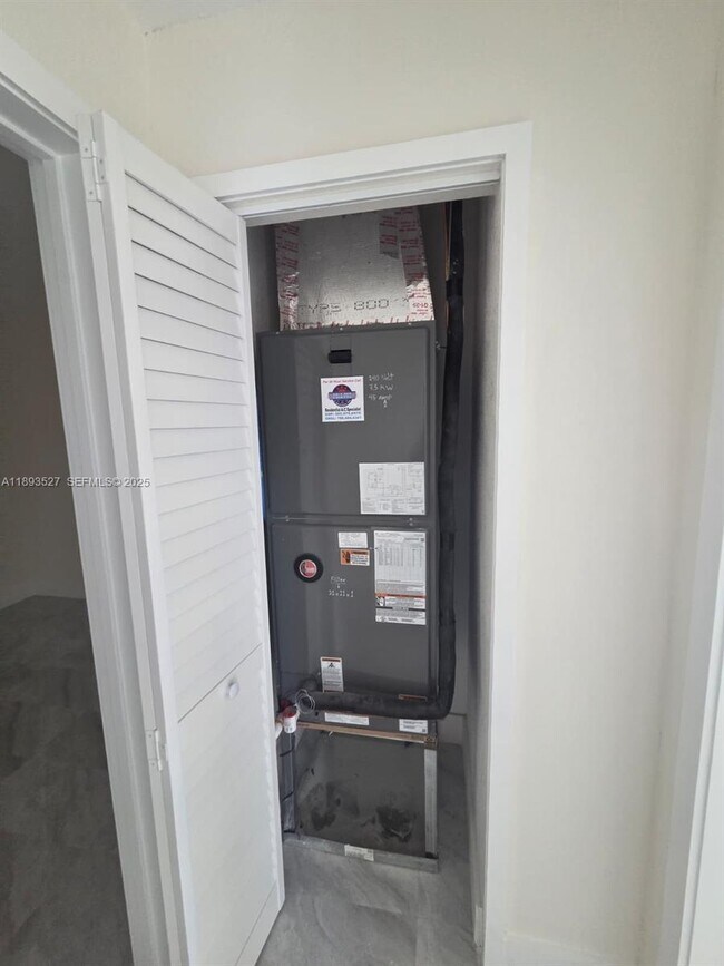 Building Photo - 2615 NW 62nd Ave