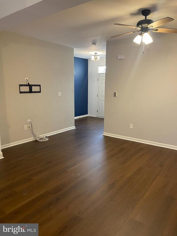 Building Photo - 310 Norwalk Way