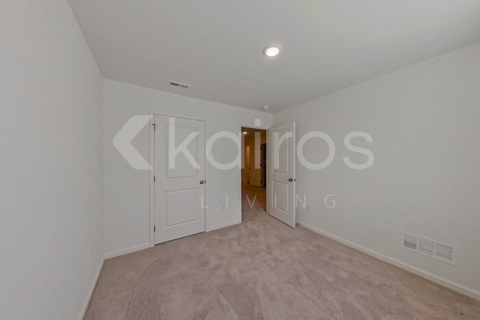 Building Photo - 285 Gaston Cir