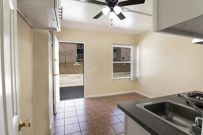 Interior Photo - Oxford Suites