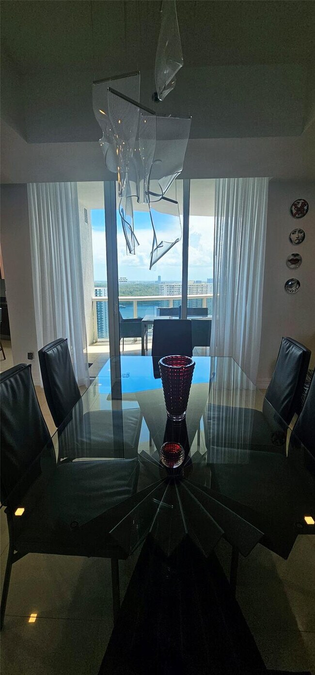 Building Photo - 15901 Collins Ave