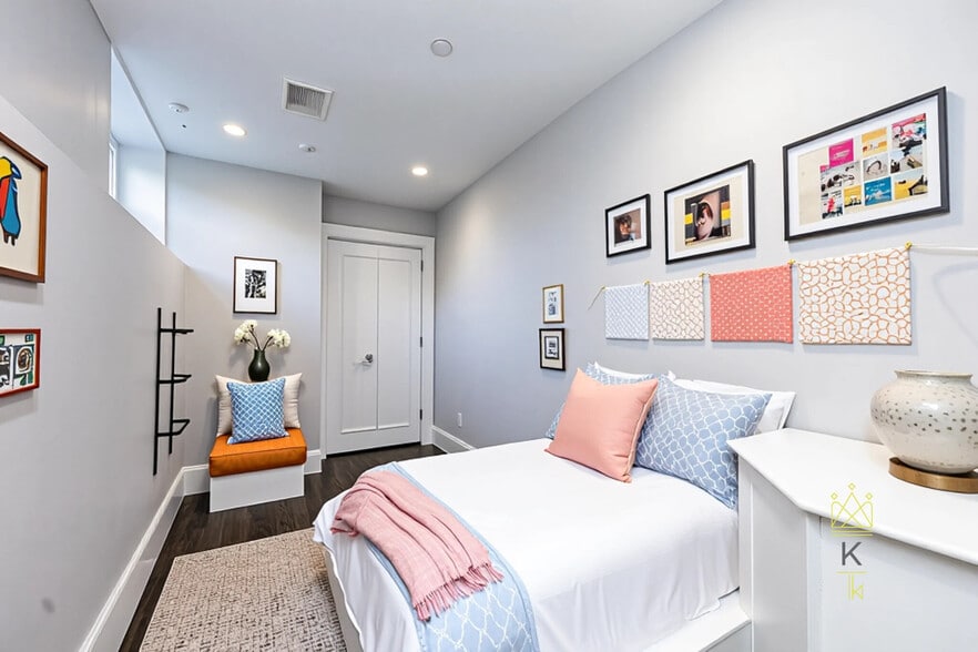 Building Photo - 85 Regent St