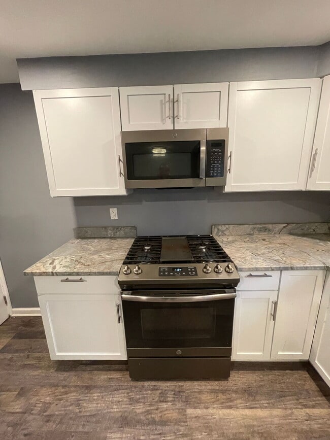 Building Photo - Beautifully updated 3 bed 1 bath home with garage and off-street parking in Penn Hills!