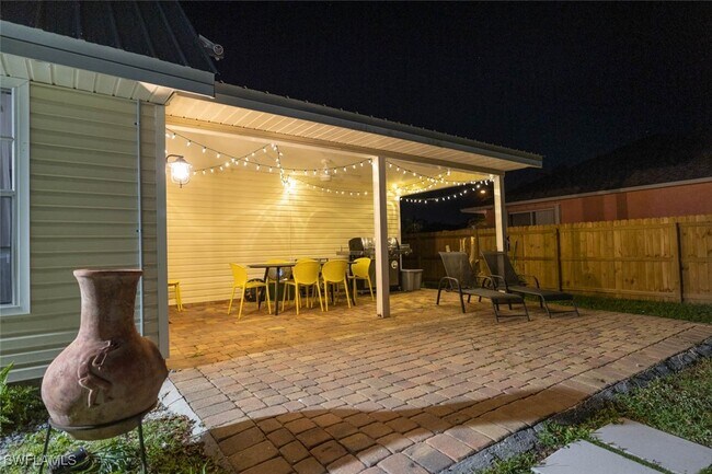 Building Photo - 207 SE 22nd St