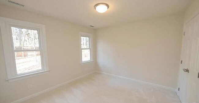 Building Photo - 112 Aborfield Ct