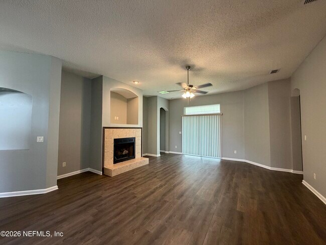 Building Photo - 3041 Southhall Ct