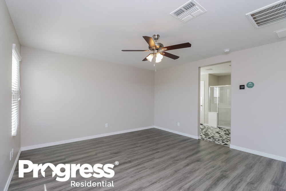 Building Photo - 1563 S Loren Ln