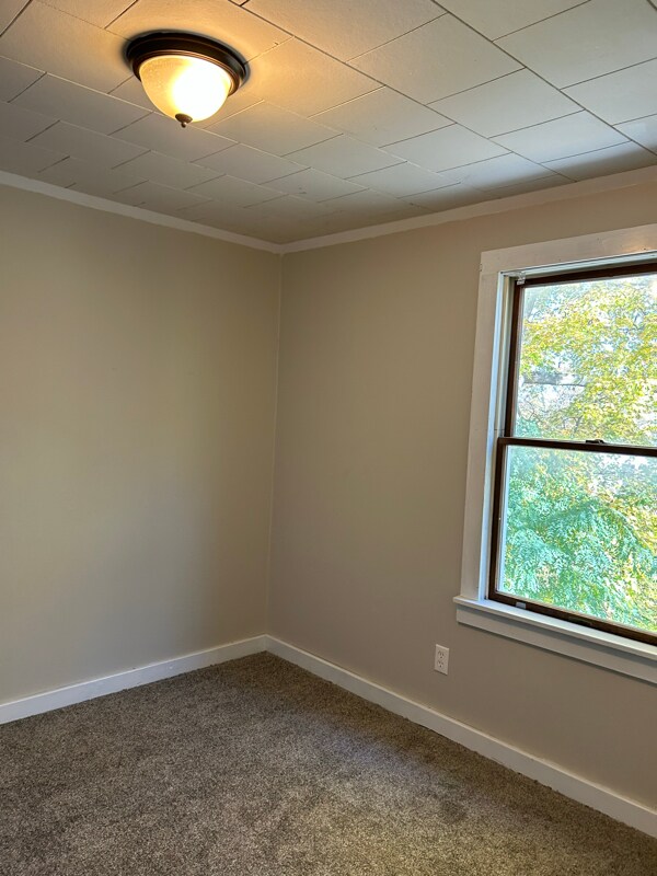 Building Photo - 215 W 1st St S